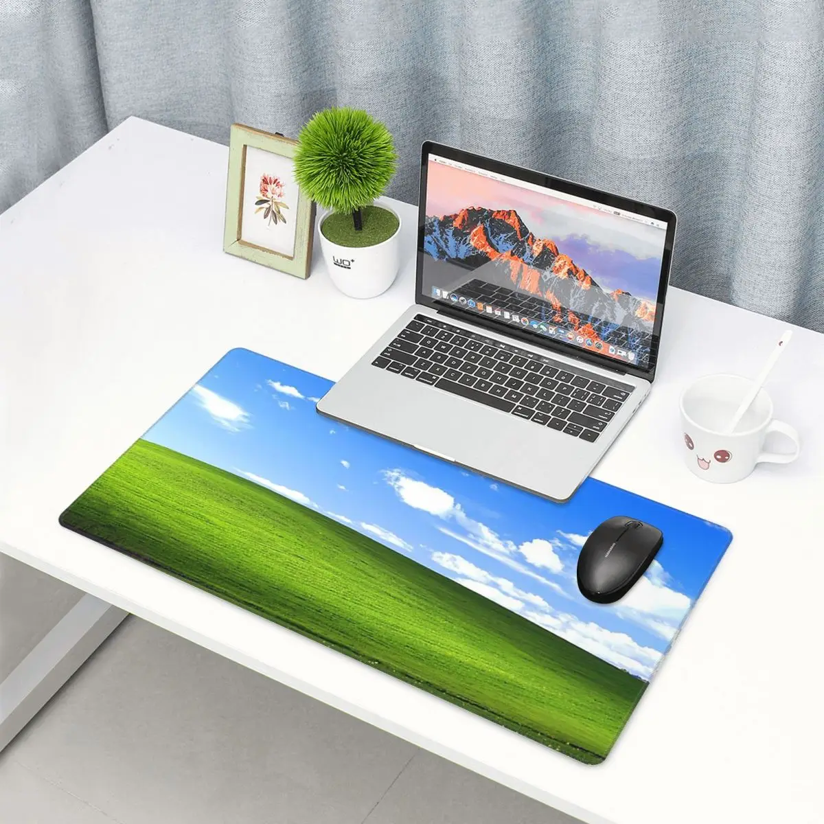 لوحة ماوس كبيرة بتصميم ورق حائ - مراجعة Gaming Accessories Wallpaper وسعره